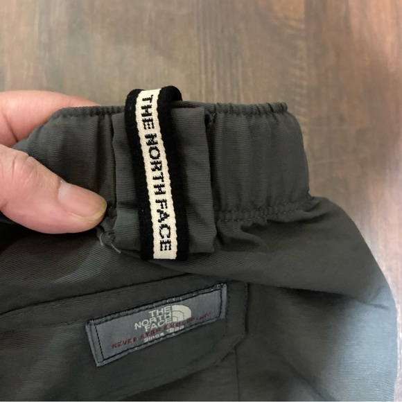 The North Face Short/Court Convertible Utility Pants  plenty of pockets XXL GuC - Picture 9 of 16